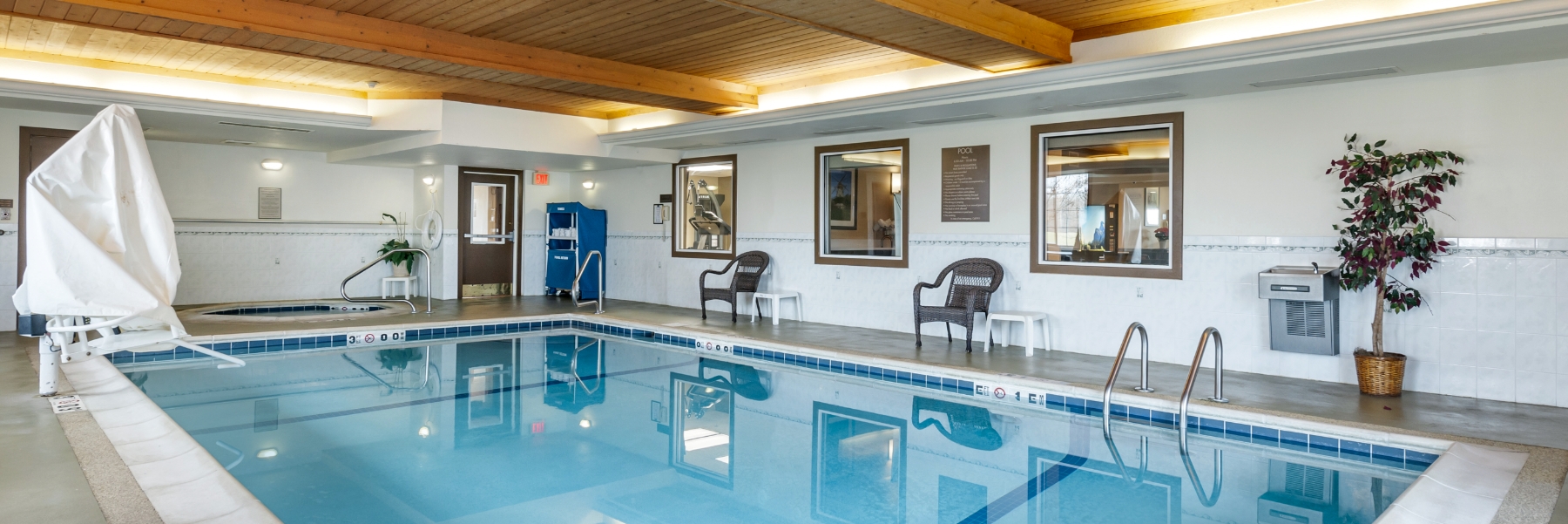 Amenities Services of Comfort Inn & Suites Geneva- West Chicago - Geneva, Illinois